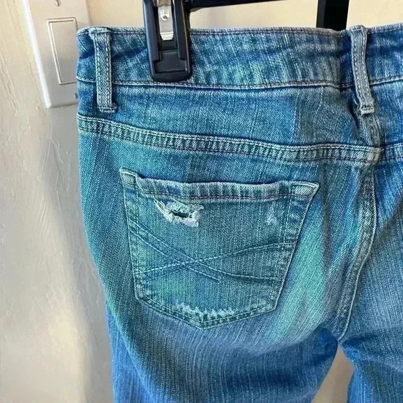 Aeropostale distressed skinny capri jeans - Picture 8 of 12